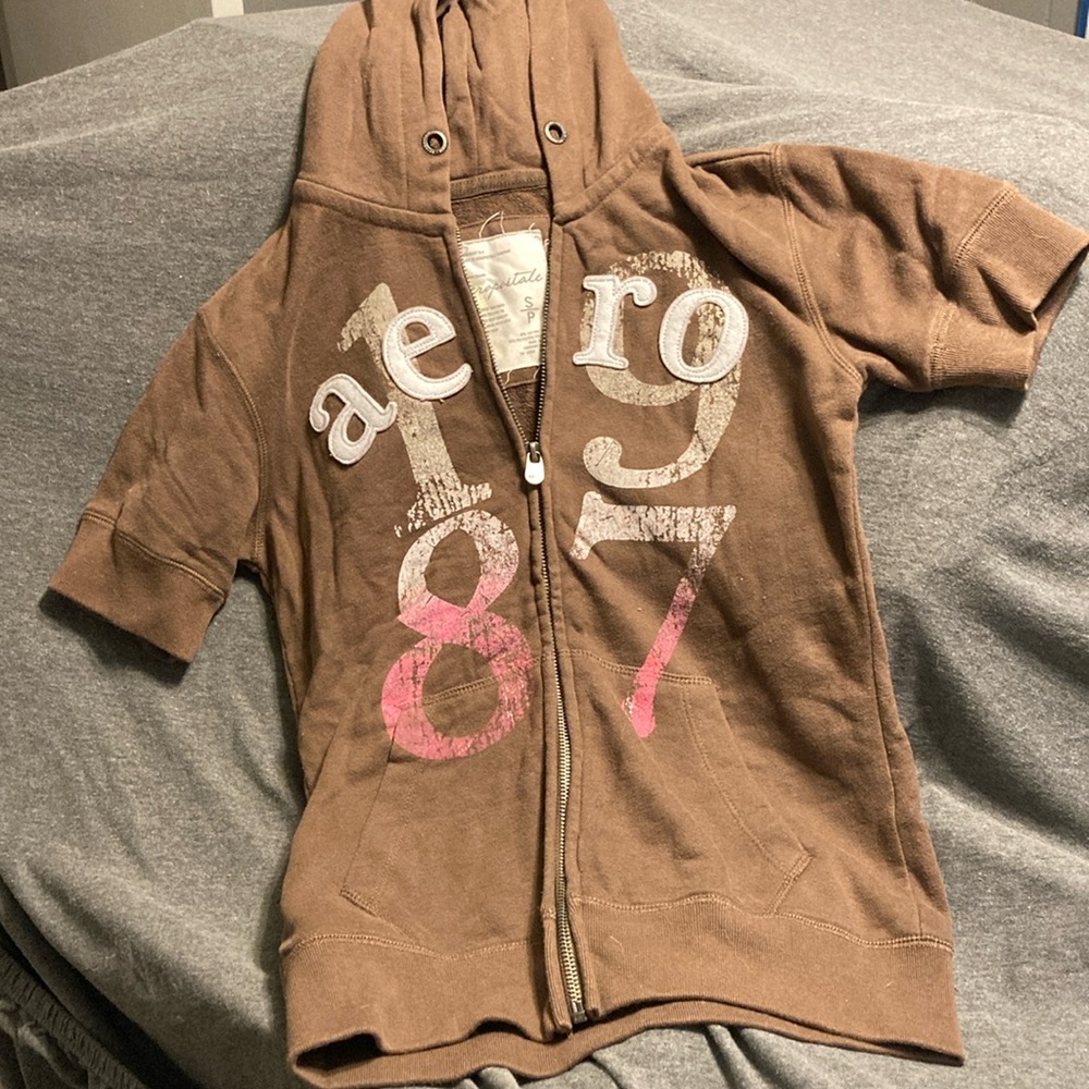 Girl size small great condition brown aeropostale zip up hoodie mid sleeve